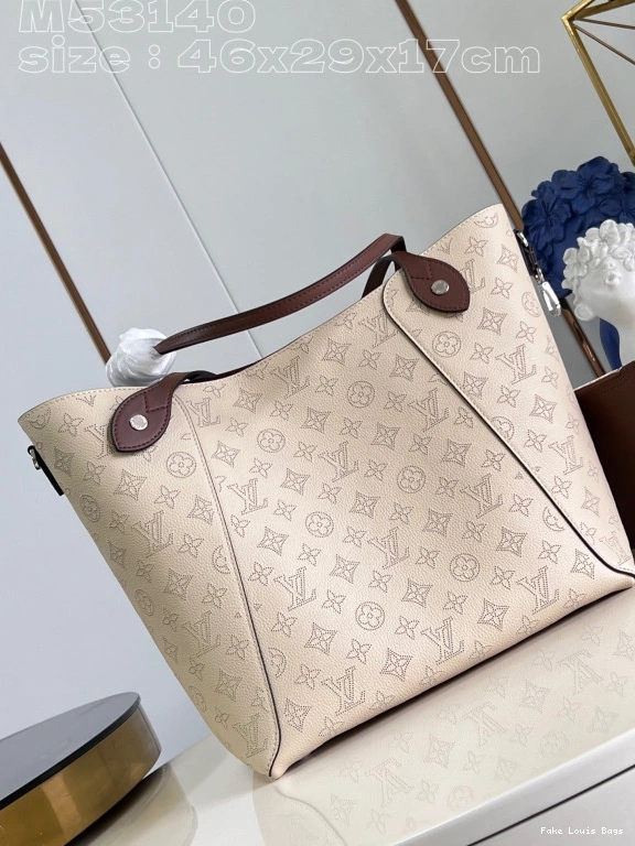 Rep ladies LOUIS 17CM x VUITTON HINA-46 x 29.5 0820